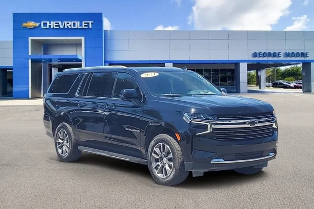 2024 Chevrolet Suburban LT photo 1