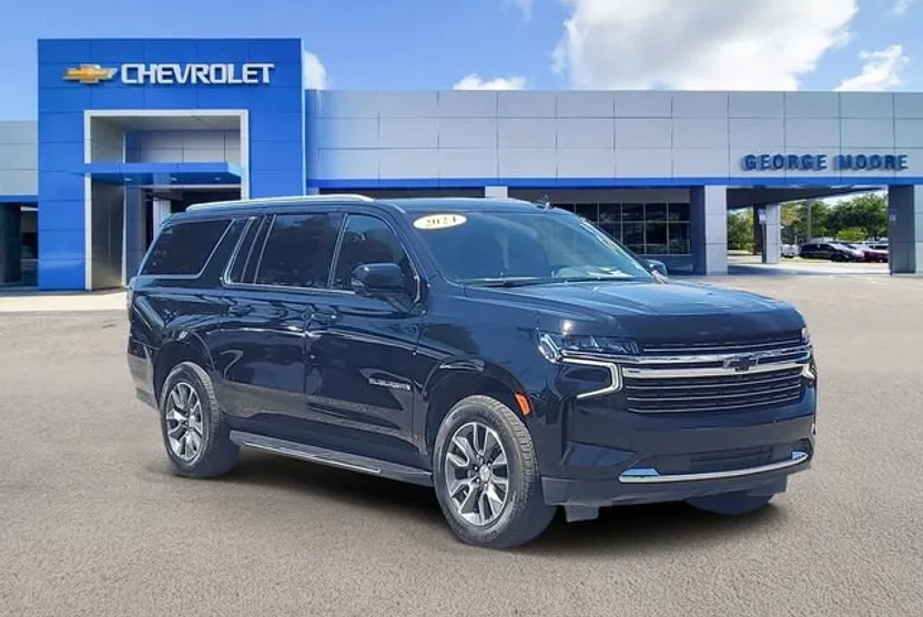 2024 Chevrolet Suburban LT photo 1