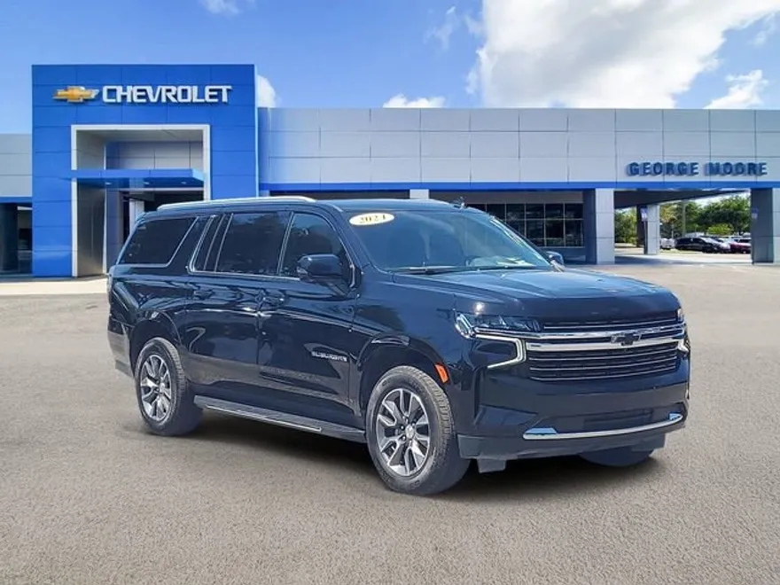2024 Chevrolet Suburban LT photo 1