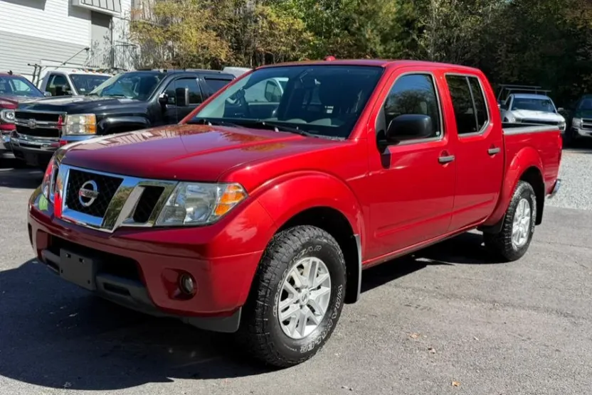 2016 Nissan Frontier Crew Cab SV photo 1