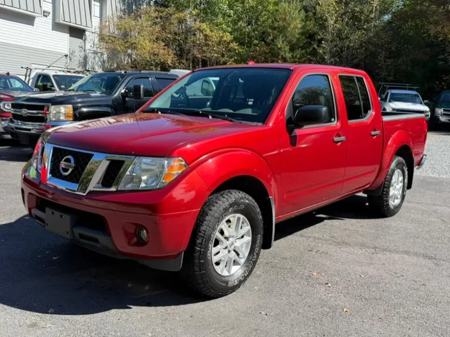 2016 Nissan Frontier Crew Cab SV photo 1