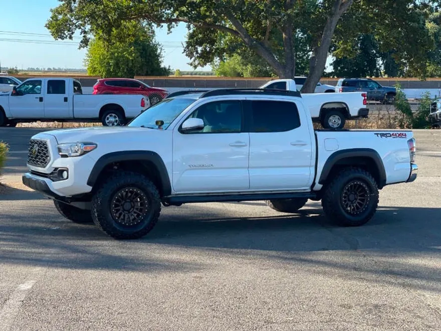 2021 Toyota Tacoma TRD Off-Road photo 1