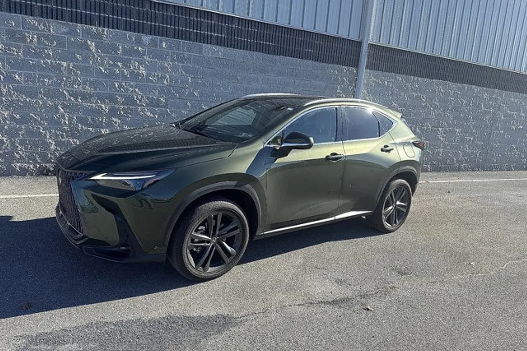 2023 Lexus NX Luxury AWD photo 1