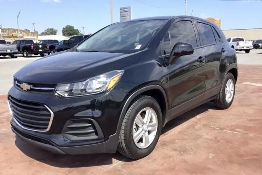 2021 Chevrolet Trax LS photo 1