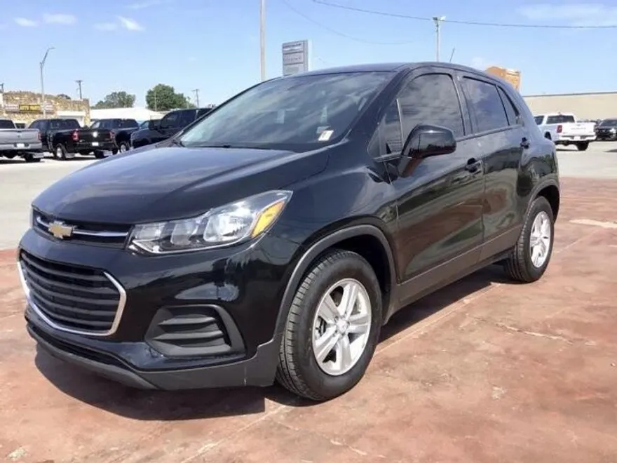 2021 Chevrolet Trax LS photo 1