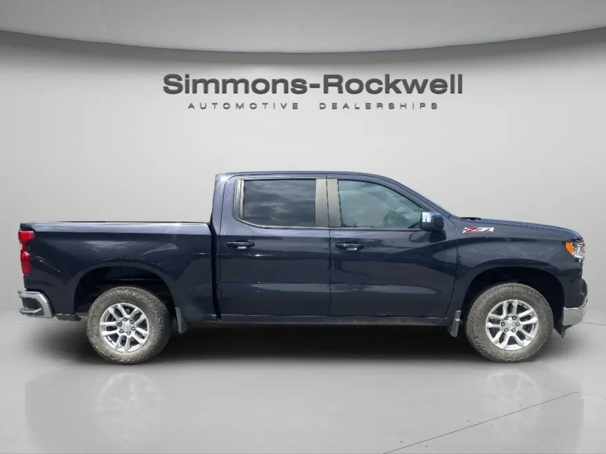 2023 Chevrolet Silverado 1500 LT photo 1