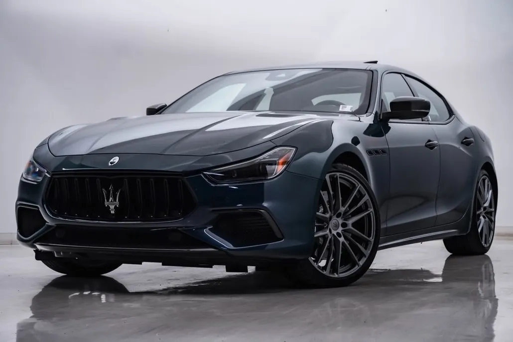 2024 Maserati Ghibli Modena Q4 photo 1