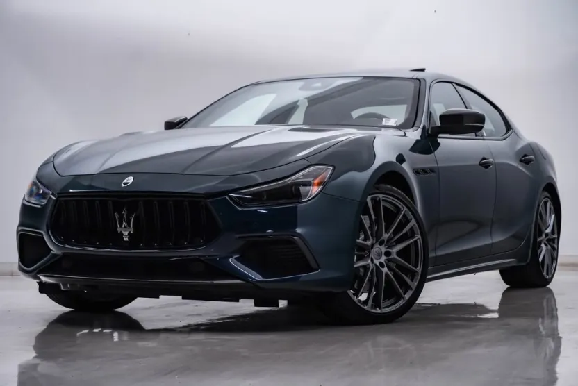 2024 Maserati Ghibli Modena Q4 photo 1