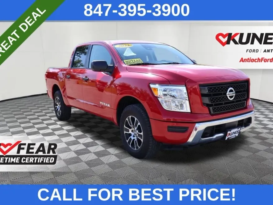 2022 Nissan Titan SV photo 1