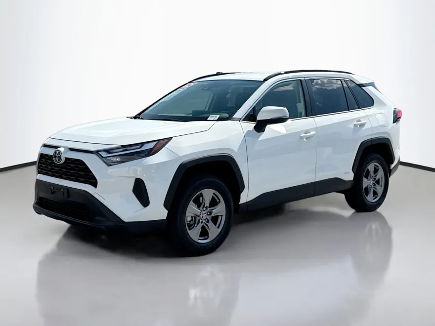 2025 Toyota RAV4 Hybrid LE photo 1