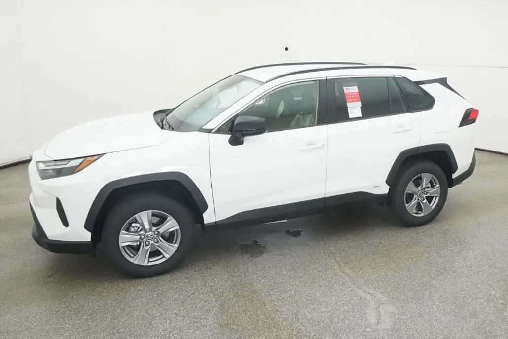 2025 Toyota RAV4 Hybrid LE photo 1