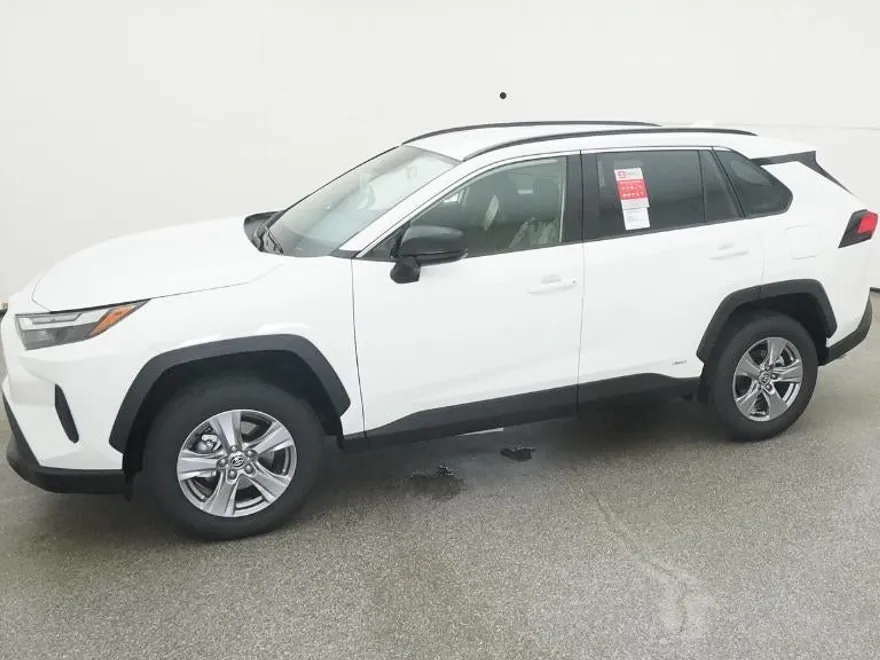 2025 Toyota RAV4 Hybrid LE photo 1
