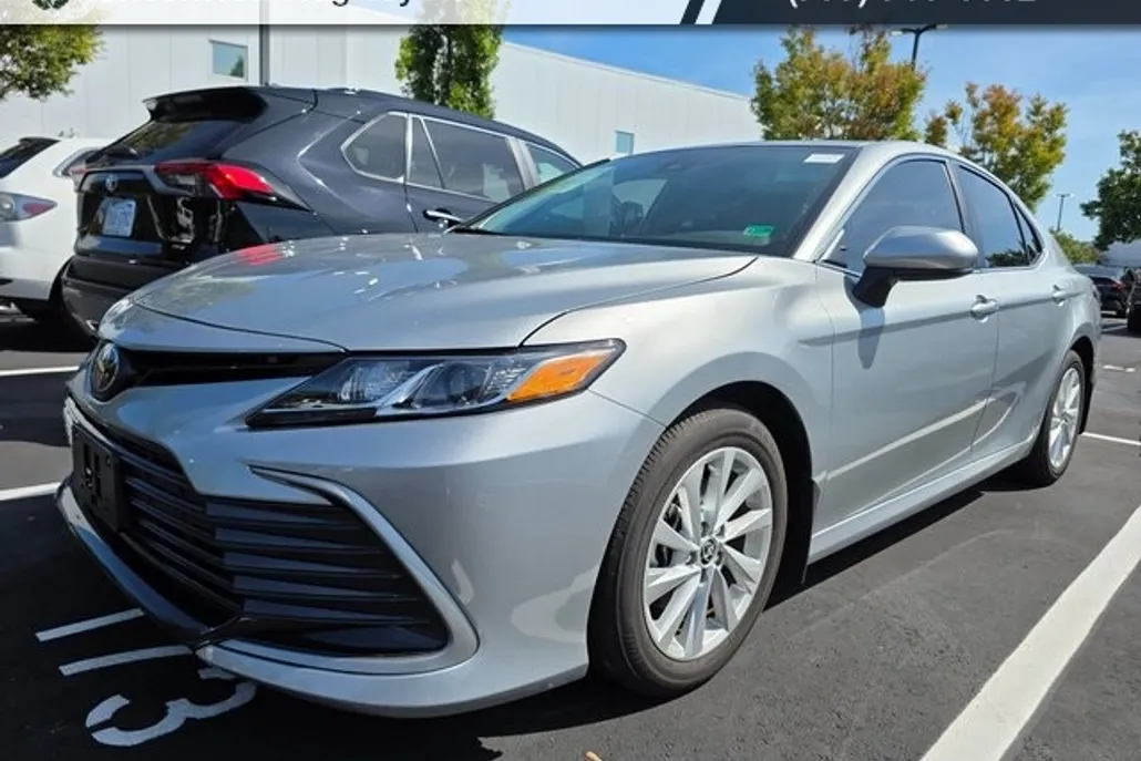 2024 Toyota Camry LE photo 1