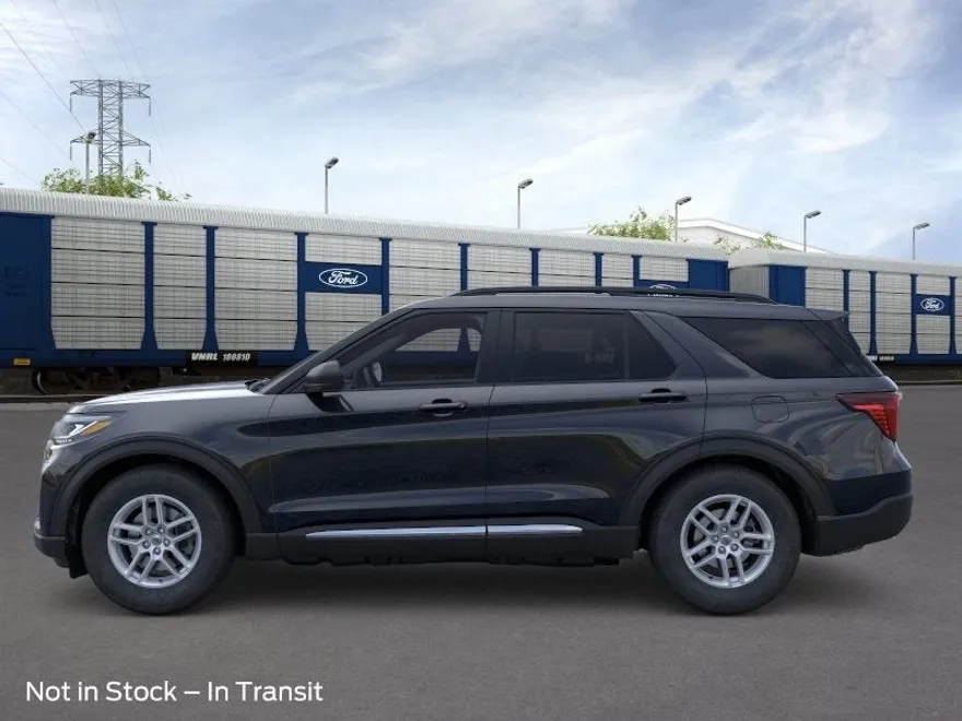 2025 Ford Explorer photo 1