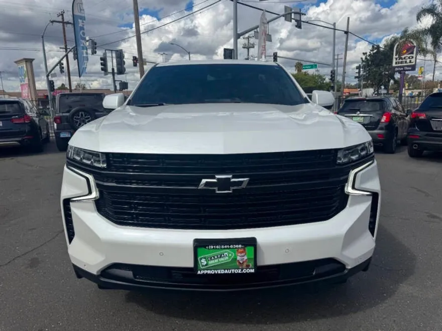 2023 Chevrolet Suburban RST photo 1