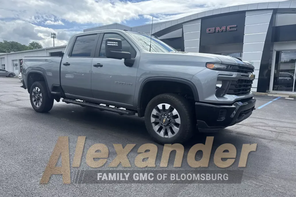 2024 Chevrolet Silverado 2500HD Custom photo 1