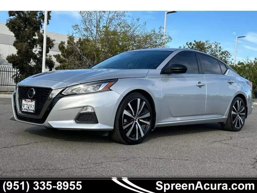 2022 Nissan Altima 2.5 SR photo 1