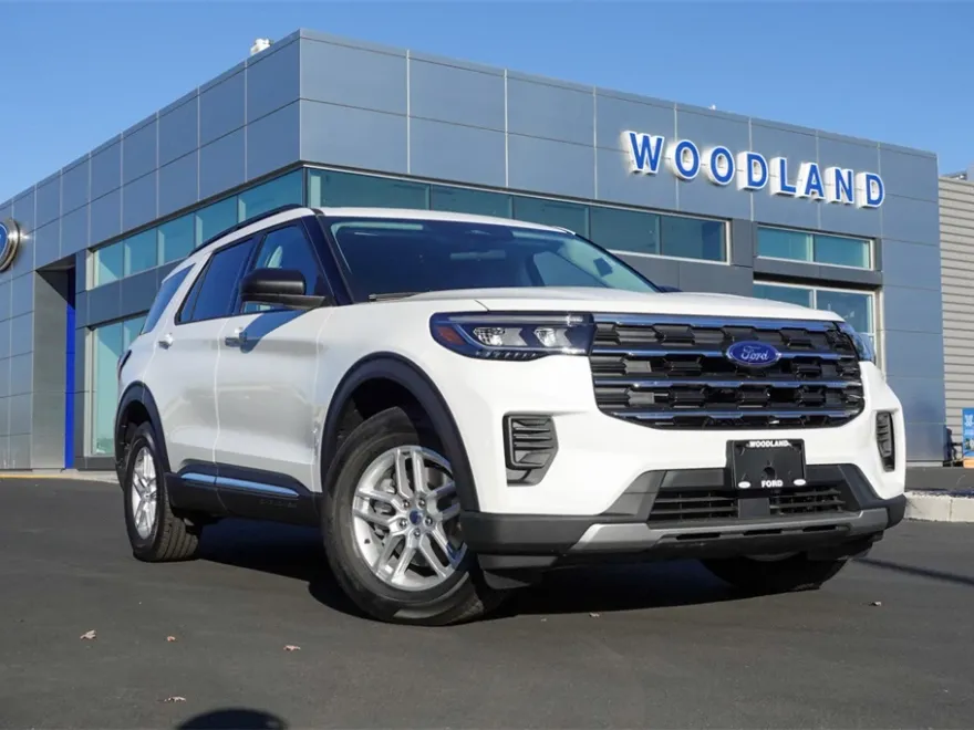 2025 Ford Explorer photo 1