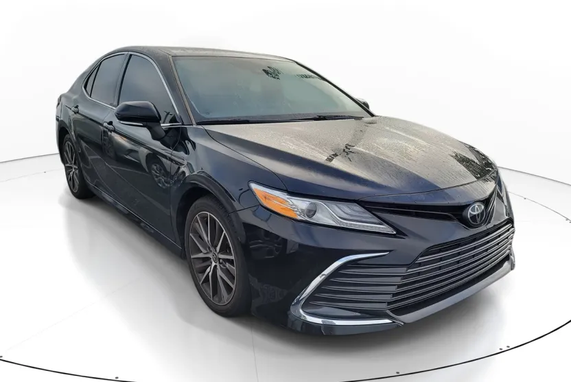 2023 Toyota Camry XLE photo 1