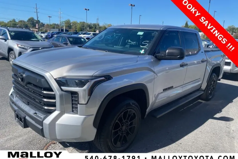 2023 Toyota Tundra SR5 CrewMax photo 1