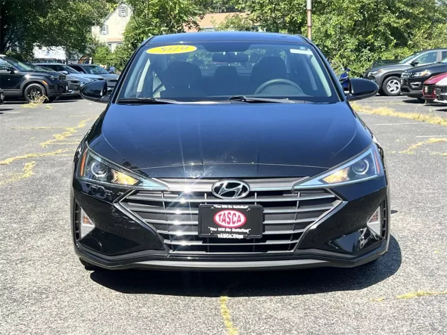 2019 Hyundai Elantra SE photo 1