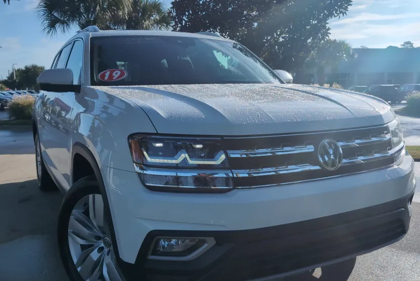 2019 Volkswagen Atlas V6 SEL Premium photo 1