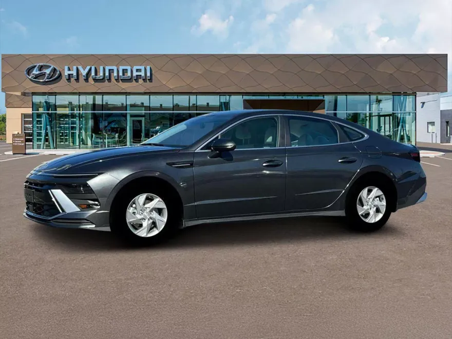 2025 Hyundai Sonata SE photo 1