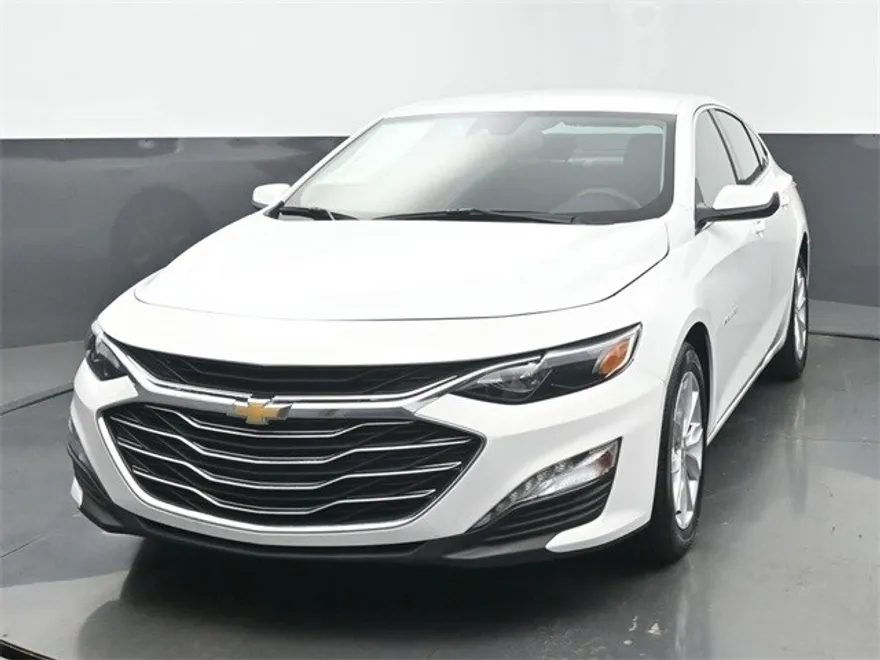 2025 Chevrolet Malibu 1LT photo 1