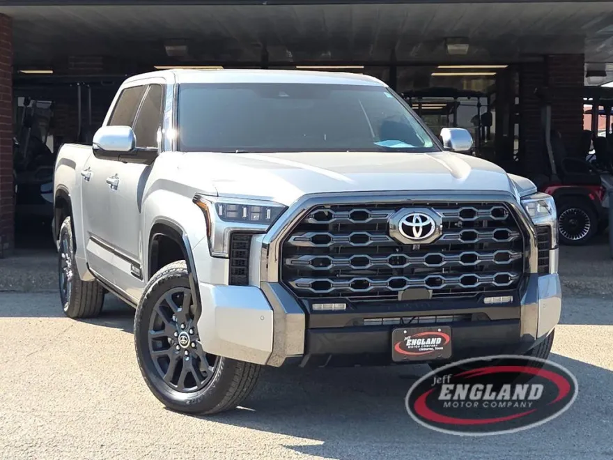 2023 Toyota Tundra Platinum photo 1