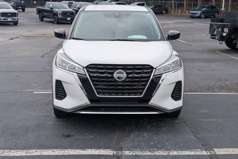 2021 Nissan Kicks S photo 1