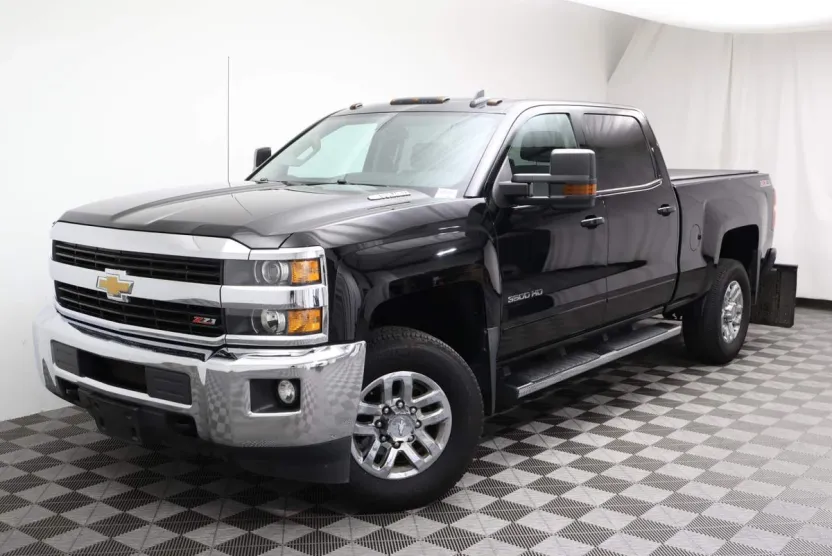 2016 Chevrolet Silverado 3500HD LT photo 1