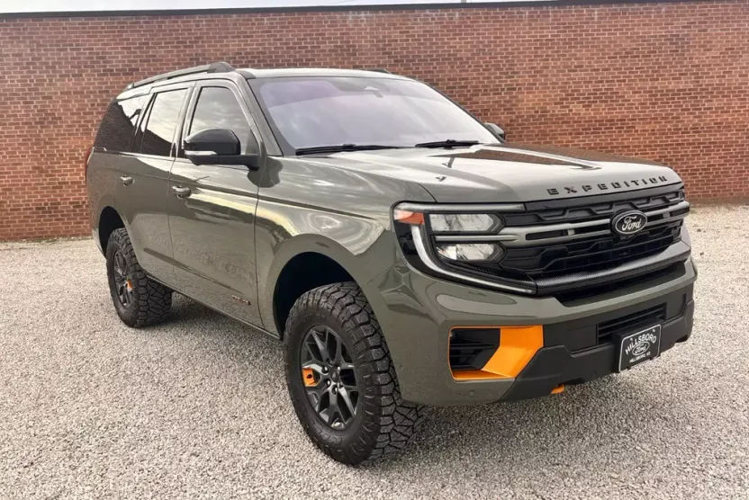 2025 Ford Expedition photo 1