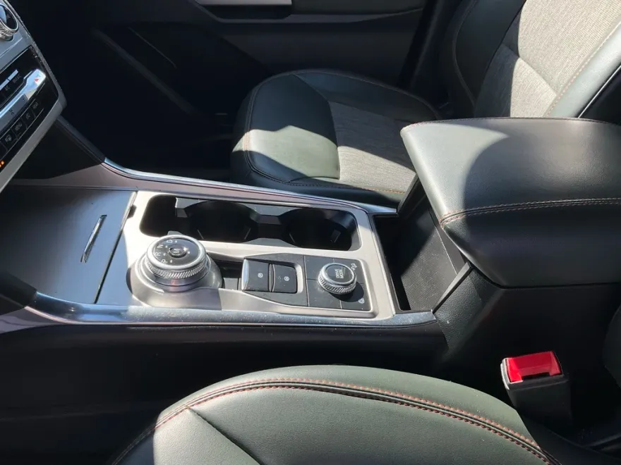 2022 Ford Explorer Timberline photo 1