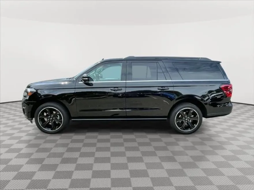 2022 Ford Expedition Limited MAX photo 1