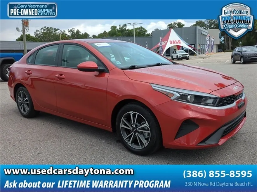 2023 Kia Forte LXS photo 1