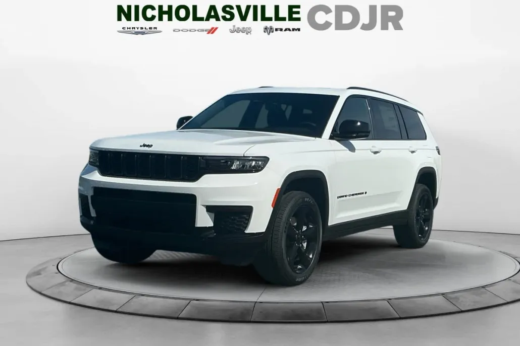 2025 Jeep Grand Cherokee Altitude photo 1