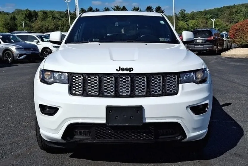 2022 Jeep Cherokee Laredo X photo 1
