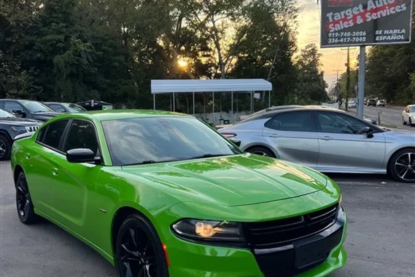 2017 Dodge Charger R/T photo 1