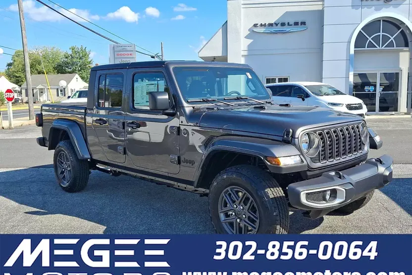 2025 Jeep Gladiator Sport S photo 1