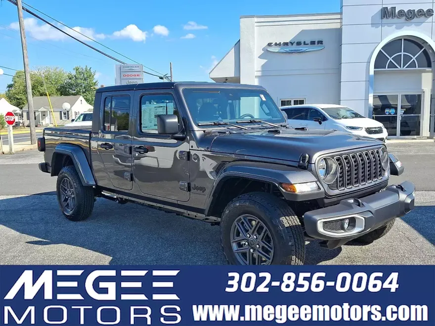 2025 Jeep Gladiator Sport S photo 1