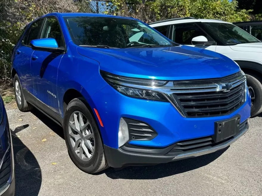 2024 Chevrolet Equinox LT photo 1