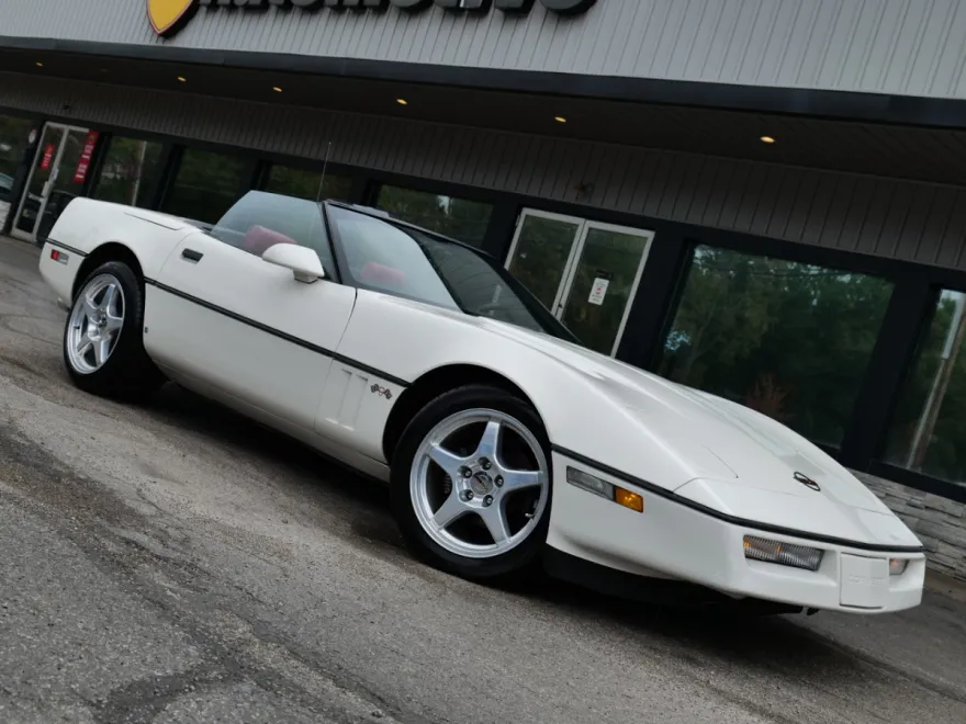1987 Chevrolet Corvette Convertible photo 1