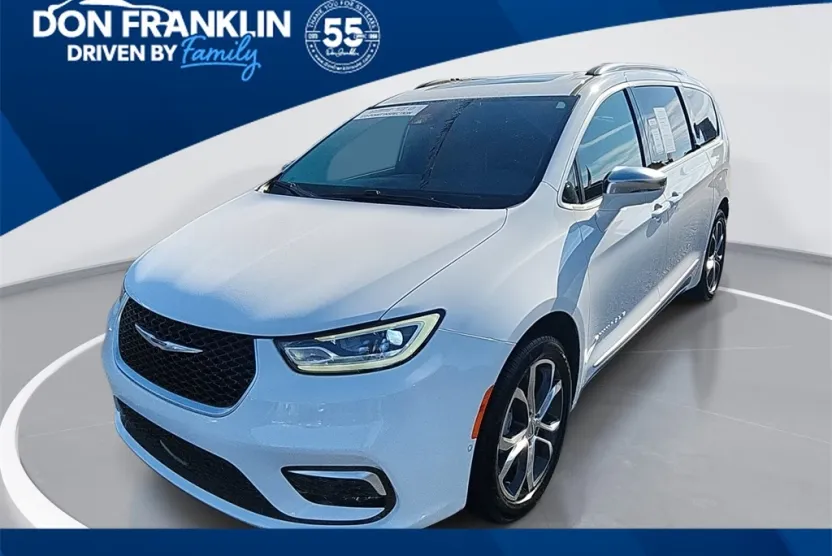 2024 Chrysler Pacifica Pinnacle photo 1
