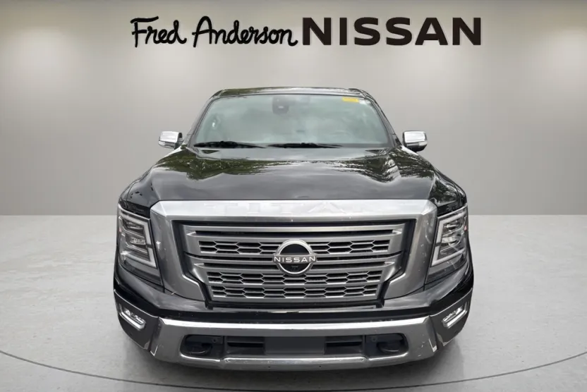 2023 Nissan Titan Platinum Reserve photo 1