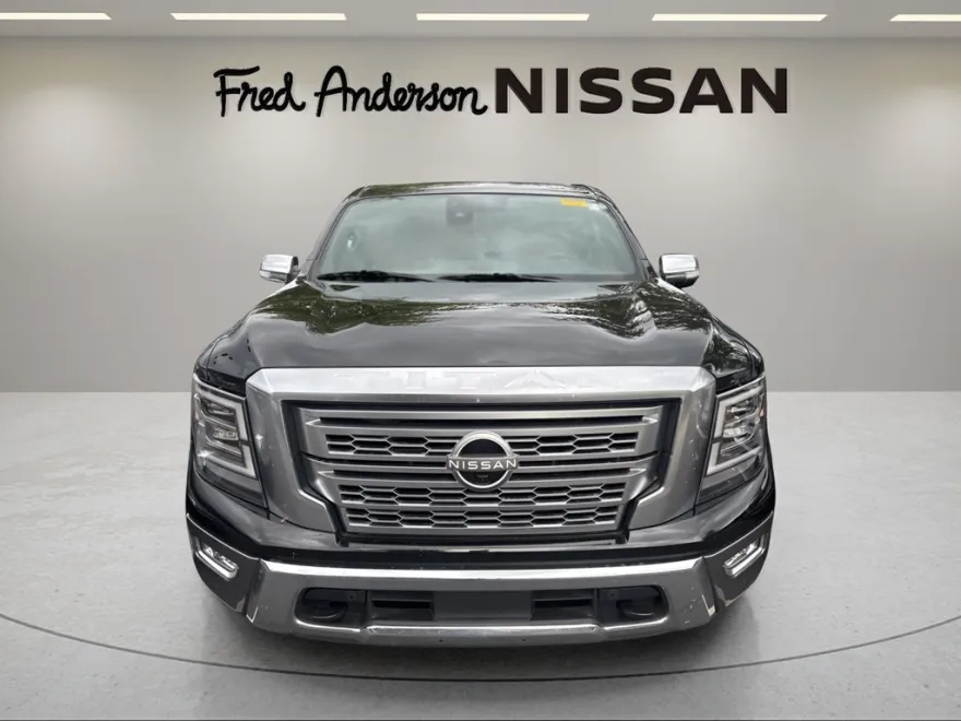 2023 Nissan Titan Platinum Reserve photo 1