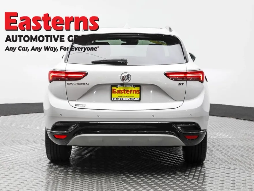 2023 Buick Envision Essence photo 1