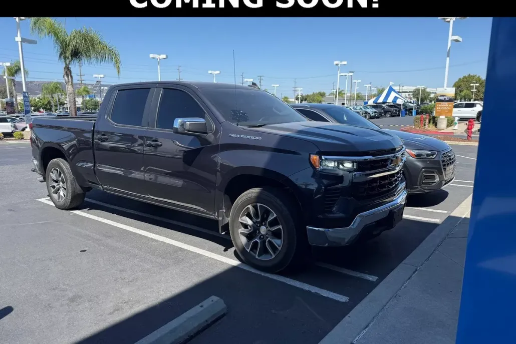 2023 Chevrolet Silverado 1500 LT photo 1