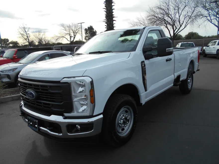 2025 Ford F-250 XL photo 1