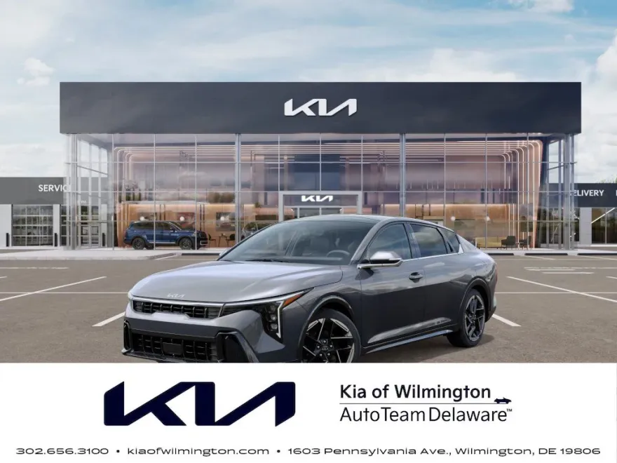 2025 Kia K4 GT-Line photo 1