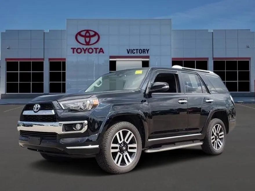 2018 Toyota 4Runner TRD Off-Road Premium photo 1